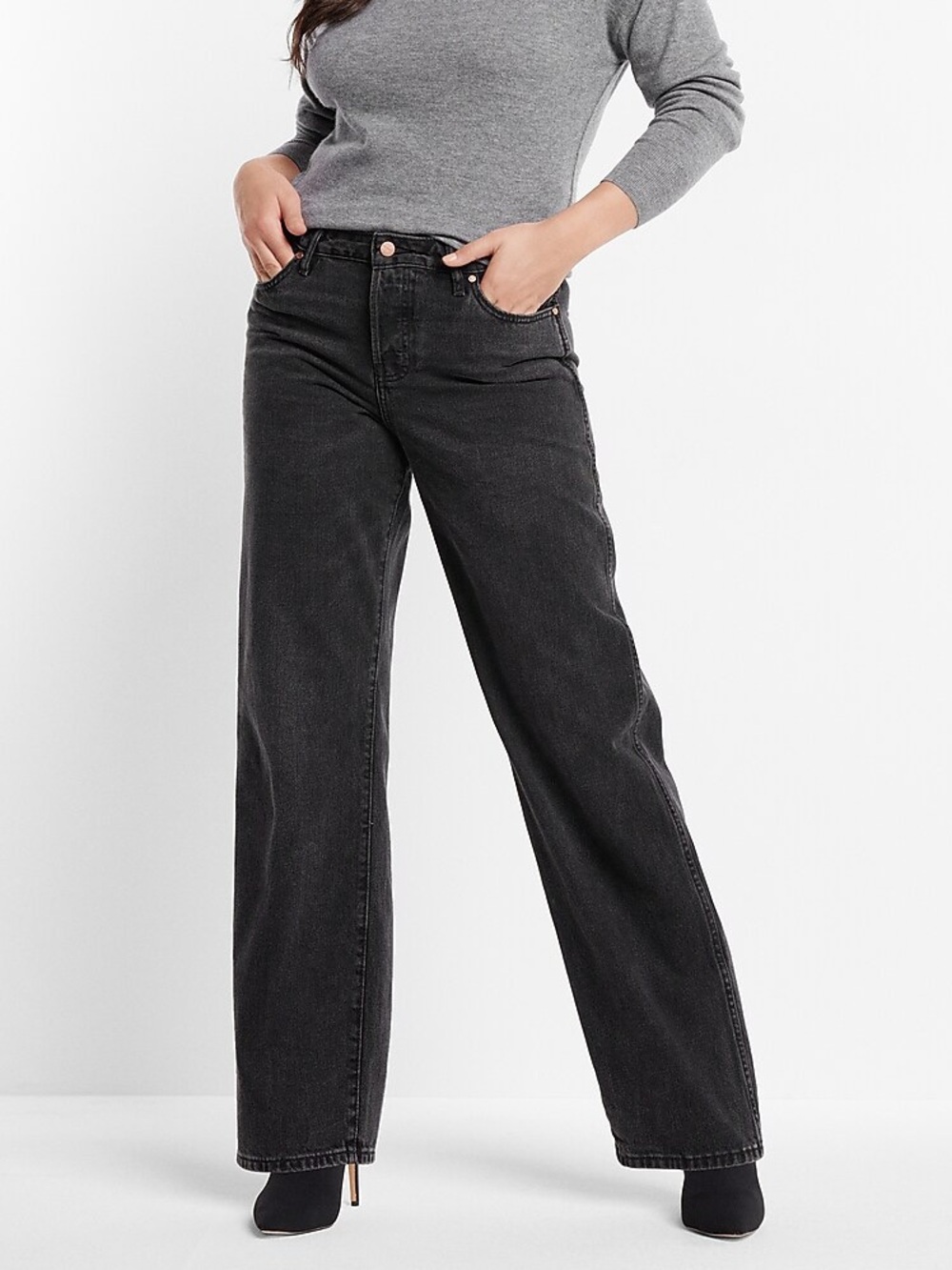 EXPRESS RELAXED STRAIGHT LOW RISE JEANS